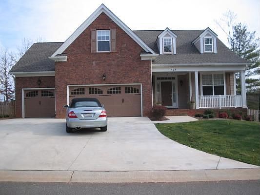 1st image of 107 Winwood Cir