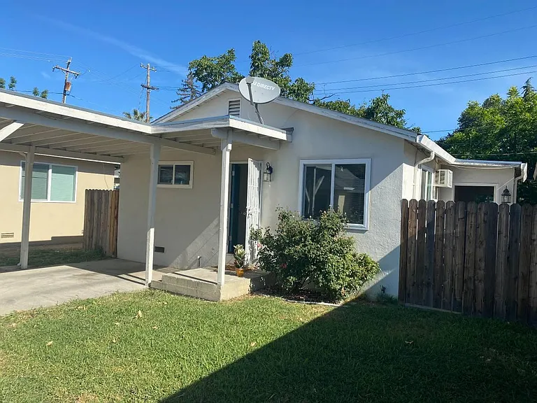 567 Johnston St — Photo 1