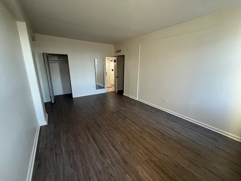 14 Lockwood Dr #7H — Photo 40