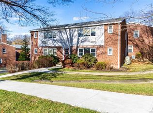 98 Charter Cir APT D, Ossining, NY 10562