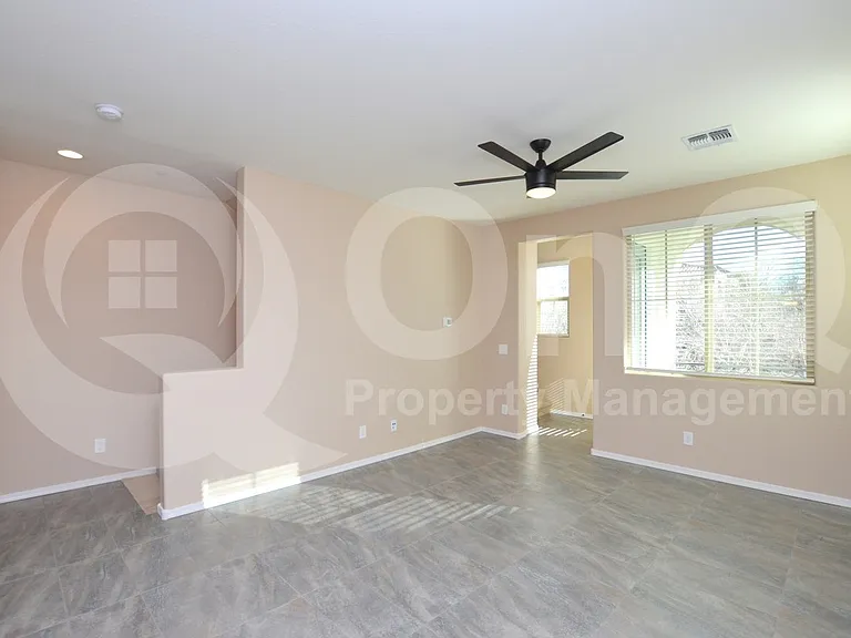 1723 E Dogwood Ln — Photo 8