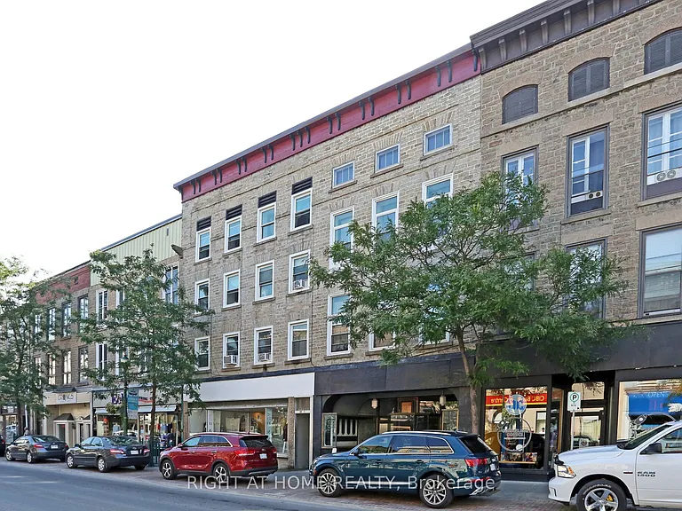 89 King St W — Photo 1