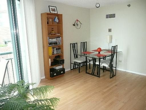 5th image of 440 N McClurg Ct APT 1019