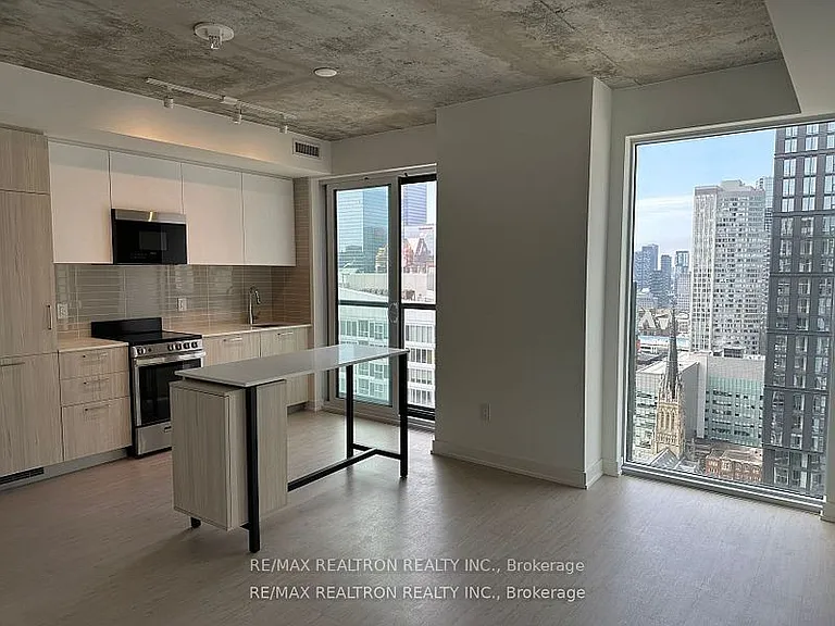 65 Mutual St #2906 — Photo 9