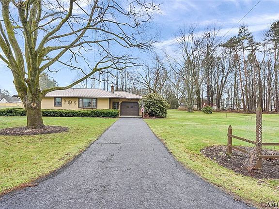 2nd image of 12869 Meyers Rd