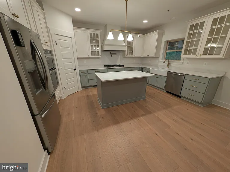 1490 Thurston Rd — Photo 5
