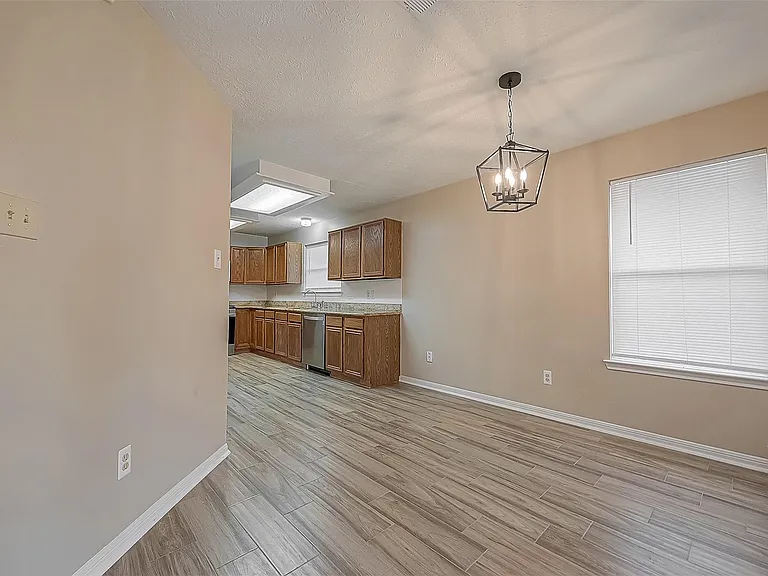 22319 Rangeview Dr — Photo 16