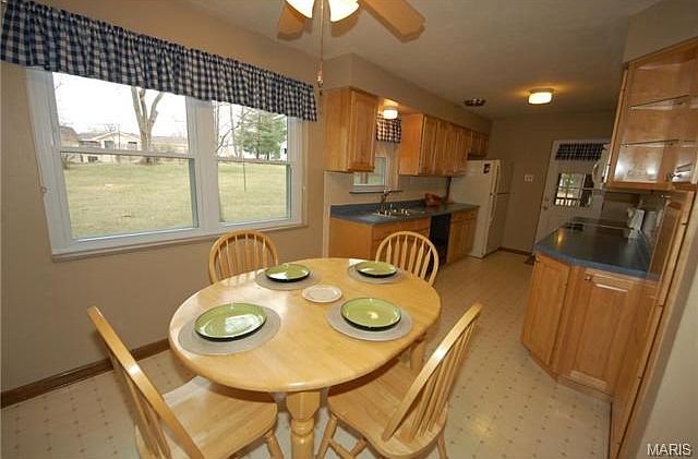 1st image of 4658 De Chantal Dr