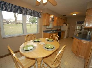 4658 De Chantal Dr, Saint Louis, MO 63128