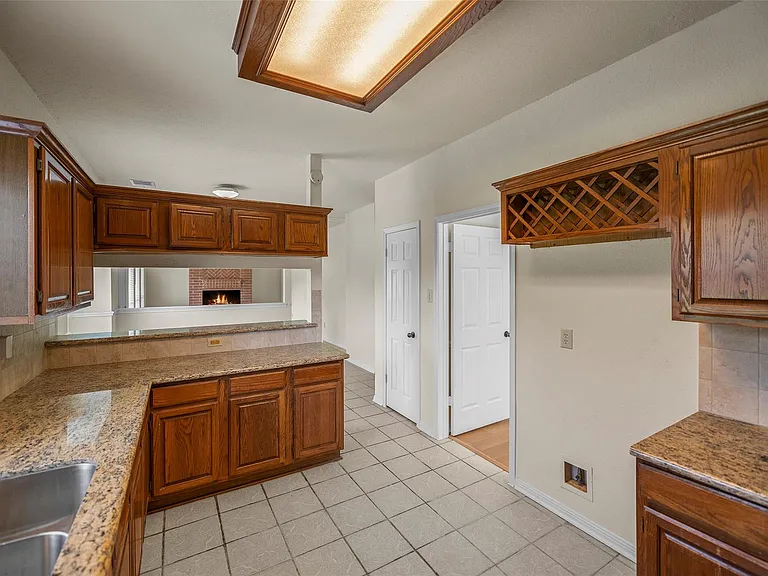 4922 Moss Run Dr — Photo 8