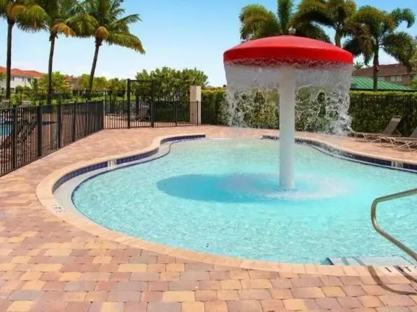 2005 Oakhurst Way, Riviera Beach, FL 33404