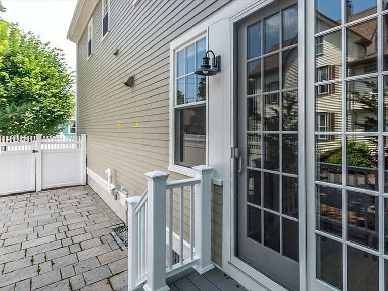 7 Floral Ave #7 — Photo 19