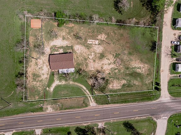 3rd image of 918 Fm 247 Rd