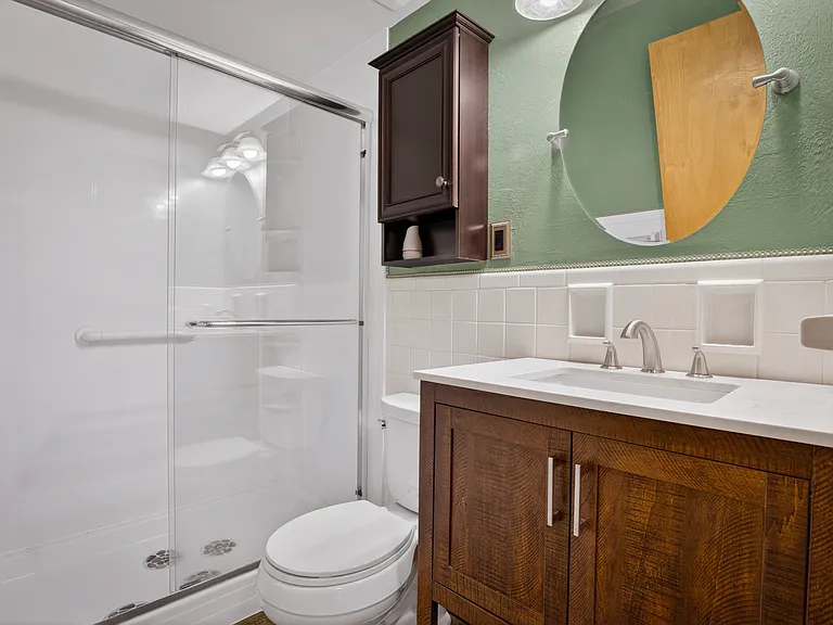 4304 Paradise Dr — Photo 12