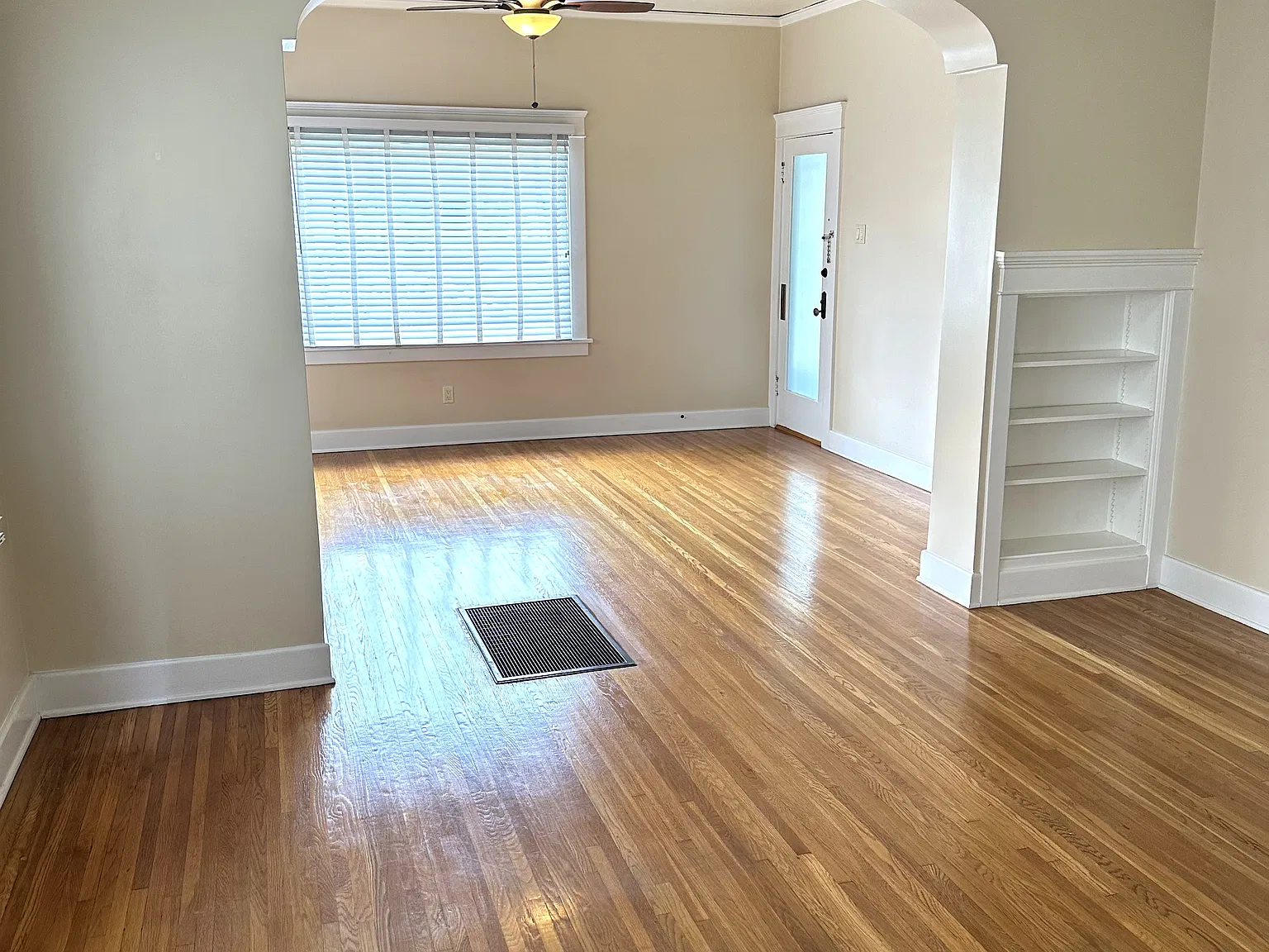 1 bed, 840 sqft, $2,700 — Photo 3