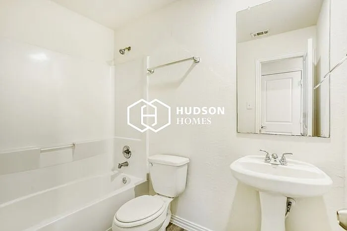 8521 Dosia St — Photo 10
