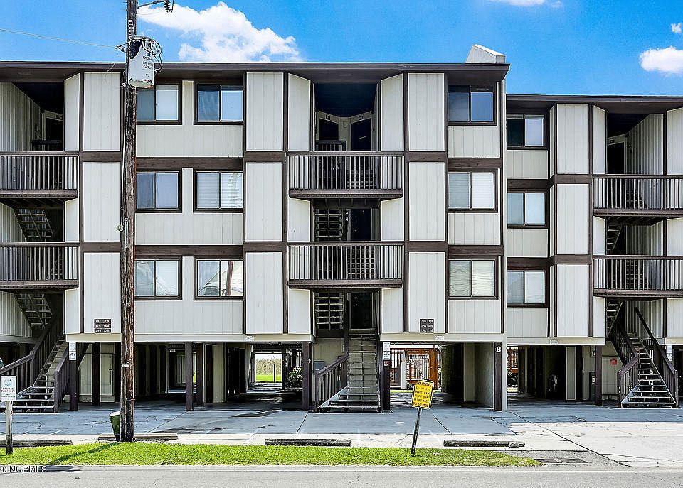 1st image of 1311 S Lake Park Boulevard #18b