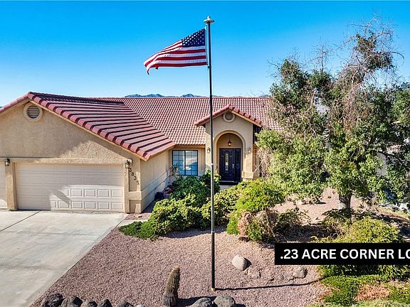 2nd image of 3835 Smoketree Circle