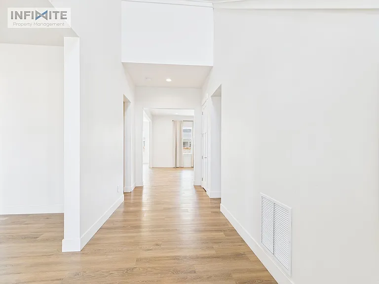 1611 Wyatt Earp Ct — Photo 18