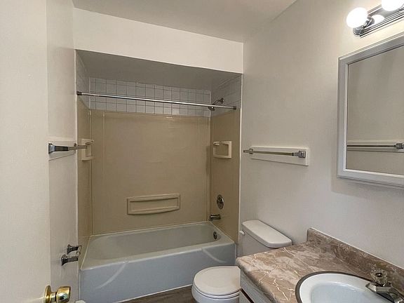5th image of 2355 Lewis Ave #10-8