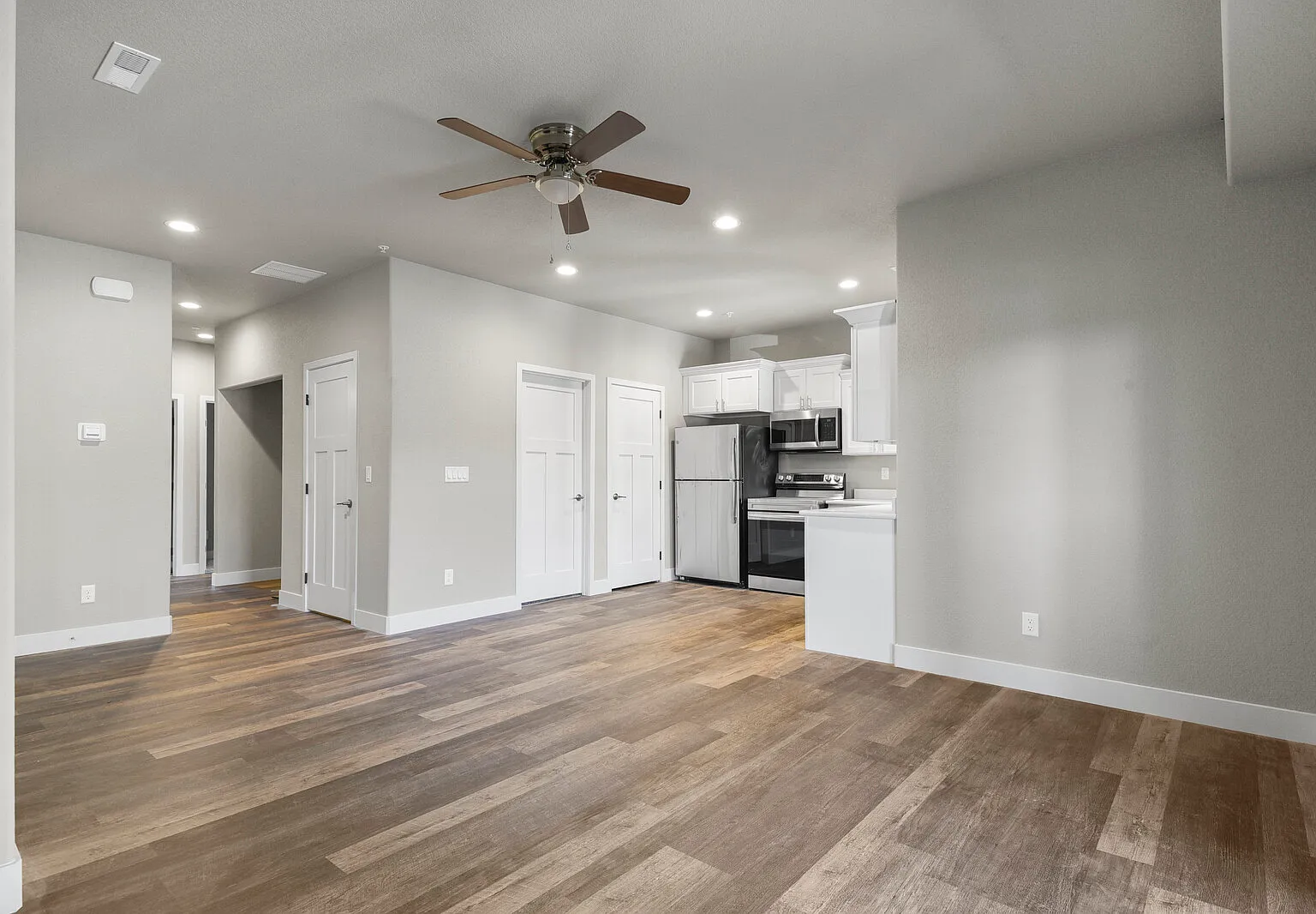 3 bed, 1250 sqft, $1,795 — Photo 3