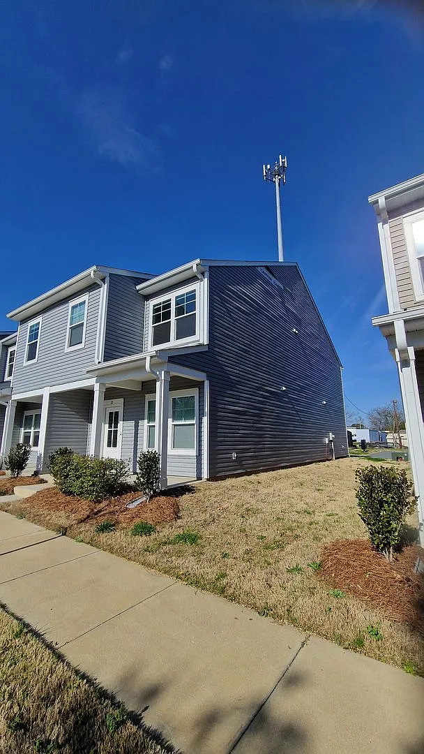 Building Photo - 1211 Pine St #D