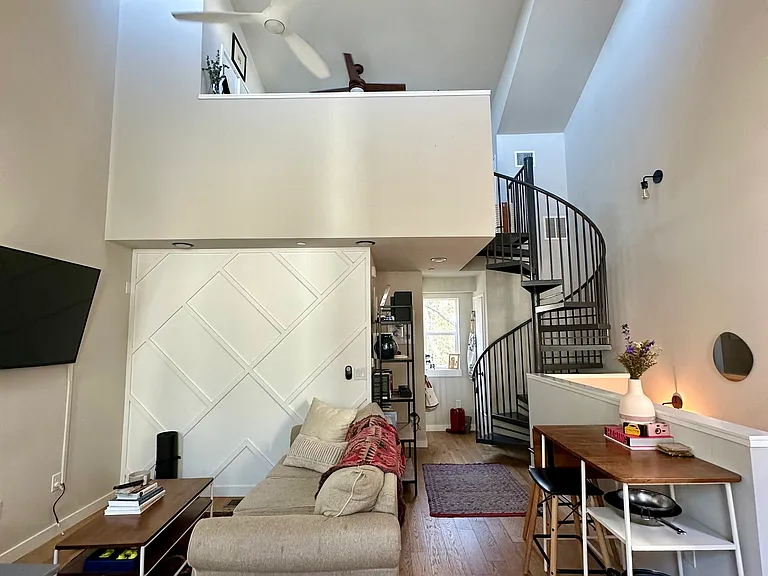 913 Duncan Ln #105 — Photo 1