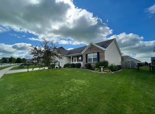 1705 Hunters Ridge Ct, Mahomet, IL 61853