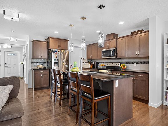 4th image of 17363 120th St NW