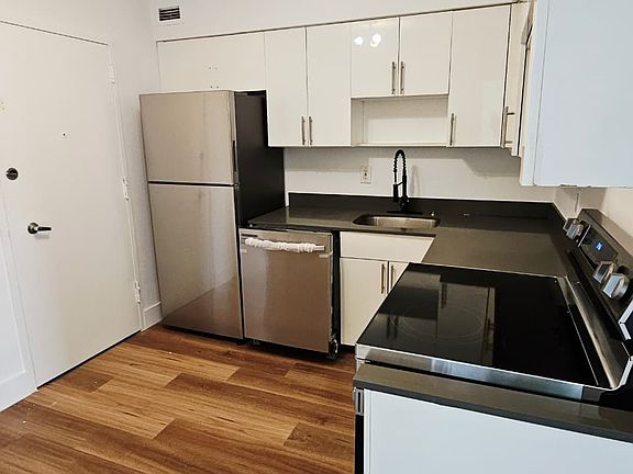 5th image of 5161 Collins Ave APT 1208