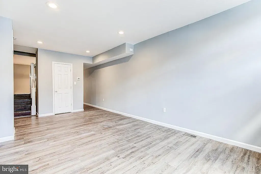 2 bed, 1068 sqft, $1,800 — Photo 3