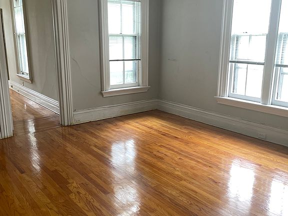 4th image of 1030 W Main St #5