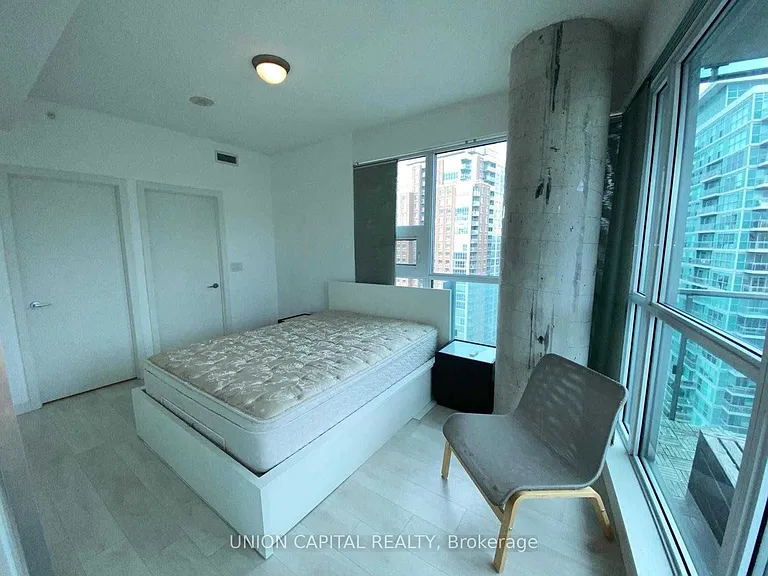 150 E Liberty St #1803 — Photo 10
