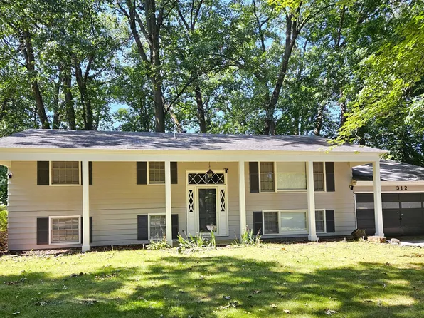 312 Black Oak Dr, Trail Creek, IN 46360