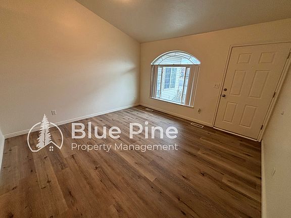 2nd image of 1228 S Oakmeadow Cir Unit 1