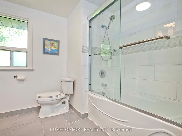 247 Parkview Ave — Photo 24