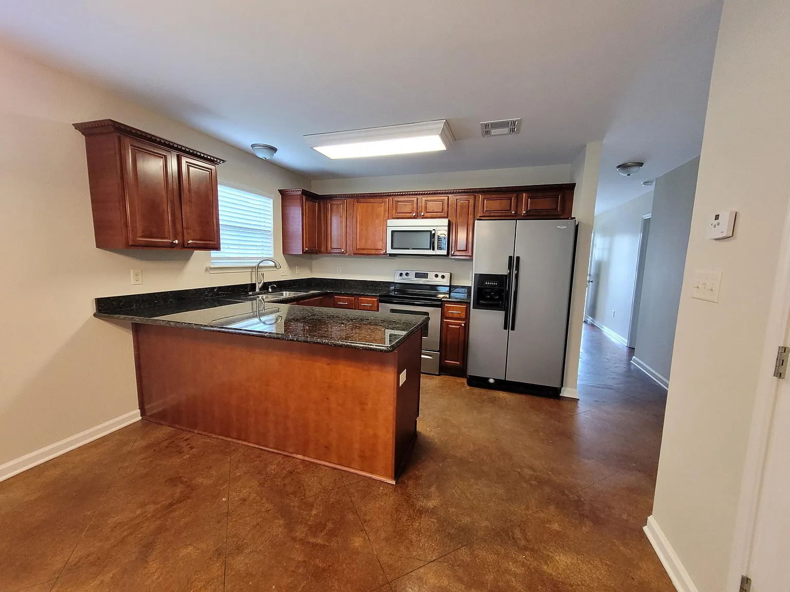 3 bed, 1221 sqft, $1,495 — Photo 2