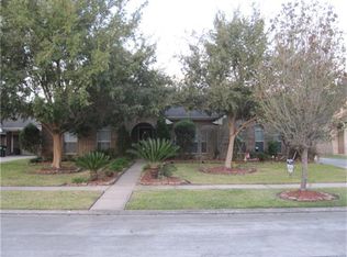 302 Willowood Dr, League City, TX 77573