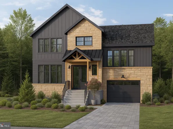 100 Lee Dr, Linden, VA 22642