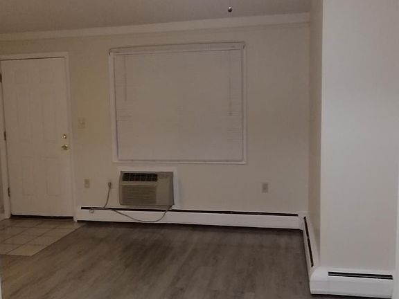4th image of 35301 E Michigan Ave