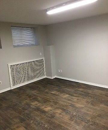 3rd image of 33 William St N
