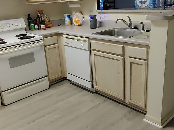 5th image of 3710 Pardue Woods Pl #102-2
