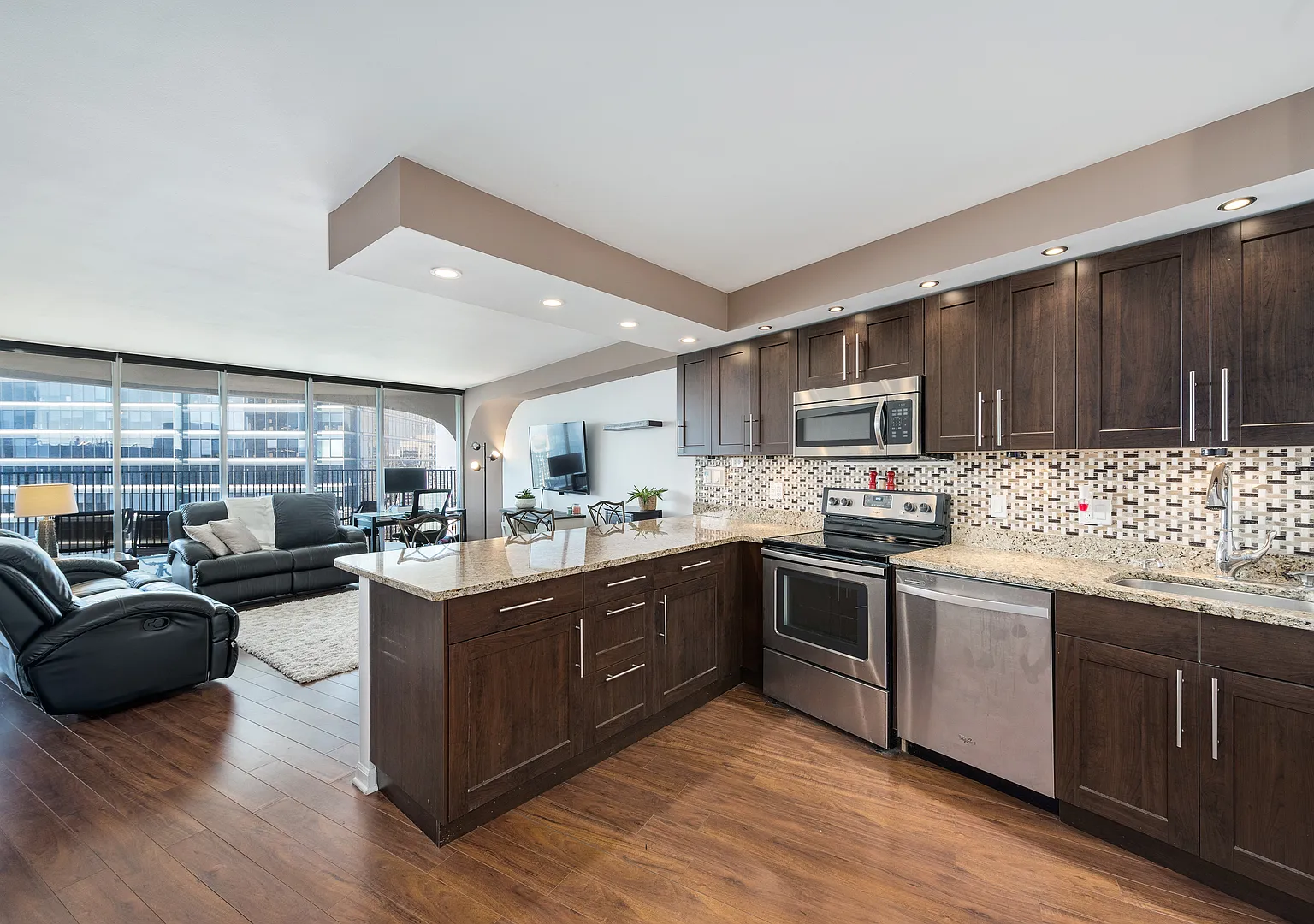 1 bed, 725 sqft, $2,650 — Photo 2