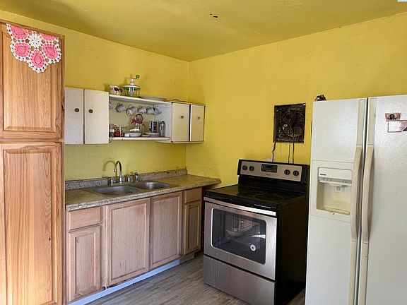 4th image of 205 S Oak Ave