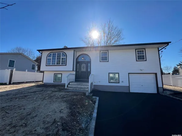 8 Thrush Drive, Brentwood, NY 11717