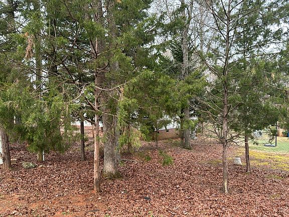 2nd image of 418 E Broad St