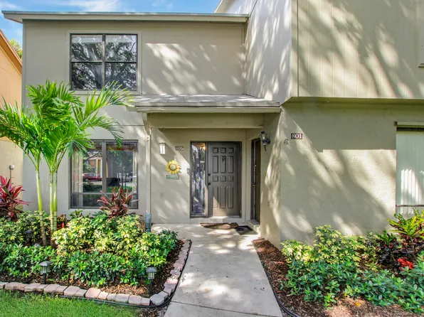 802 Sandtree Dr, Palm Beach Gardens, FL 33403