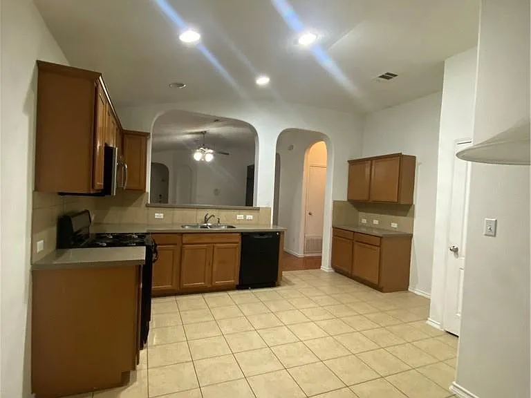 3400 Barksdale Dr — Photo 6