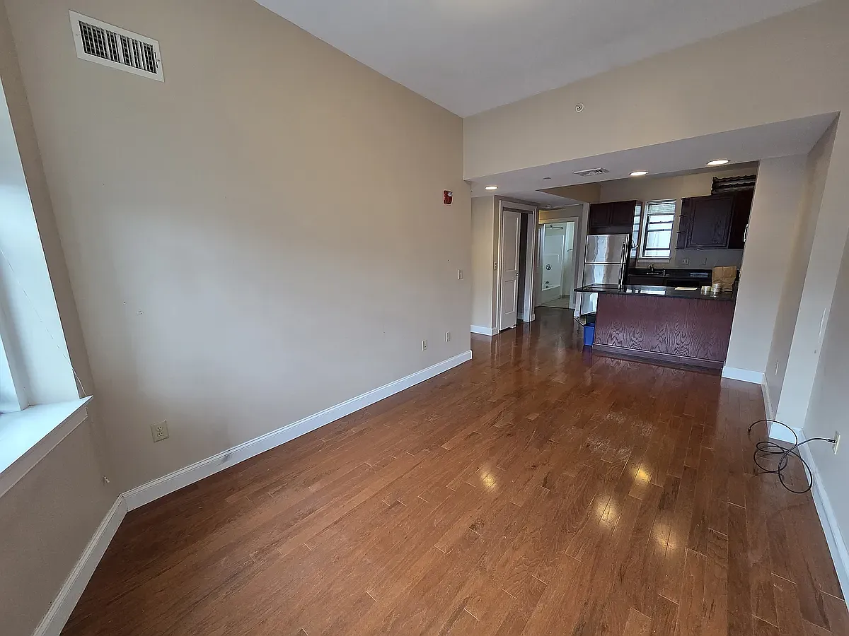 1 bed, 700 sqft, $2,900 — Photo 3
