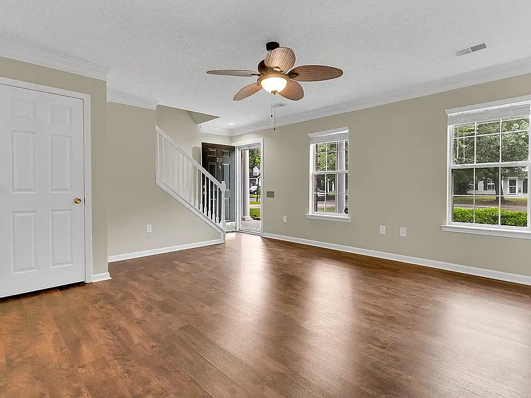 2117 Kings Gate Ln — Photo 4